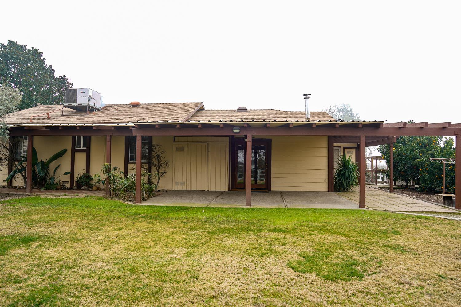 2104 W Magnolia Ave, Caruthers, CA 93609