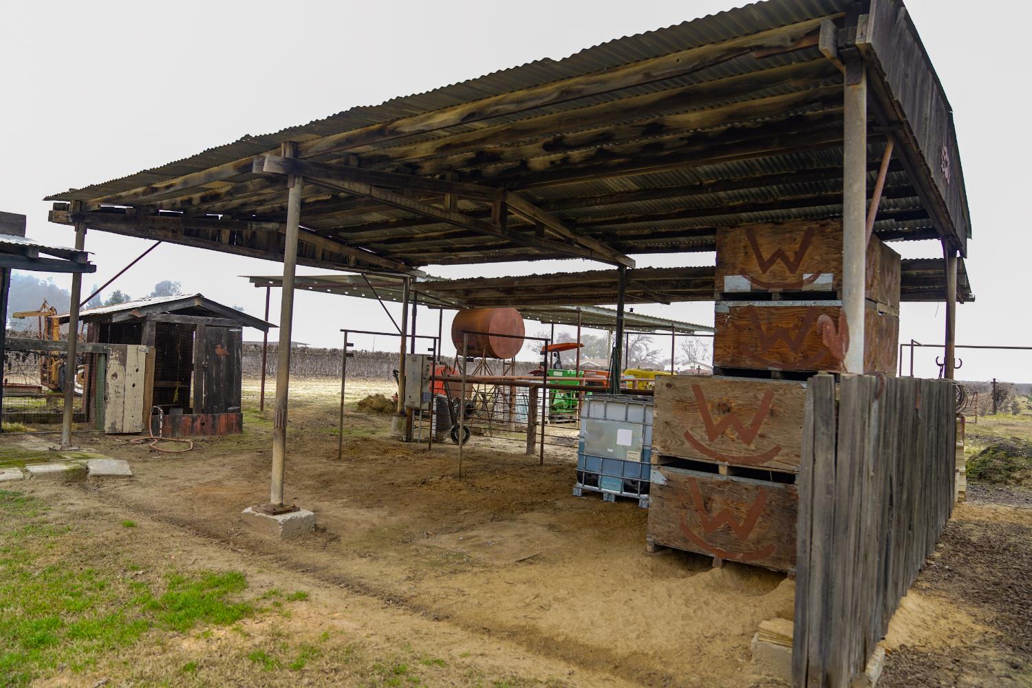 2104 W Magnolia Ave, Caruthers, CA 93609