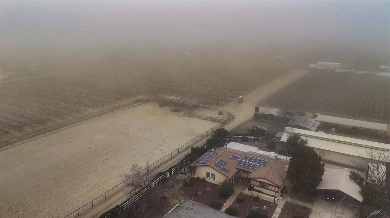 2104 W Magnolia Ave, Caruthers, CA 93609