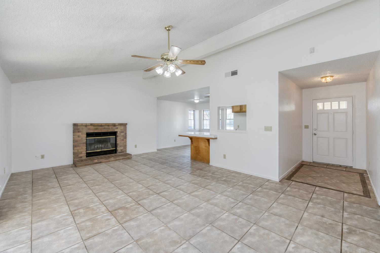 6312 N Delbert Ave, Fresno, CA 93722