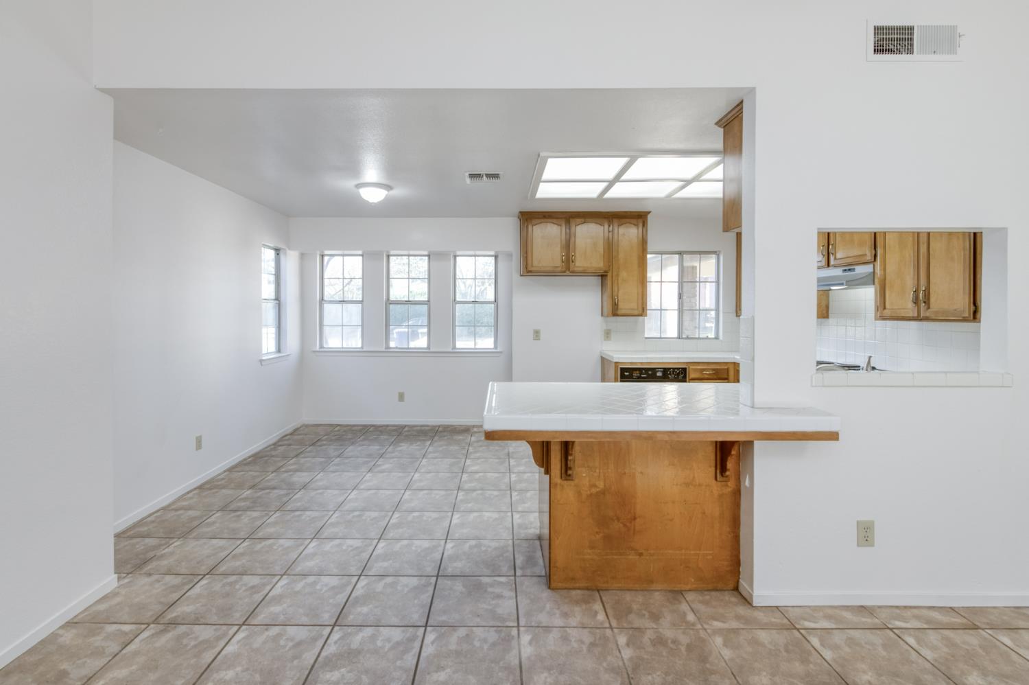 6312 N Delbert Ave, Fresno, CA 93722