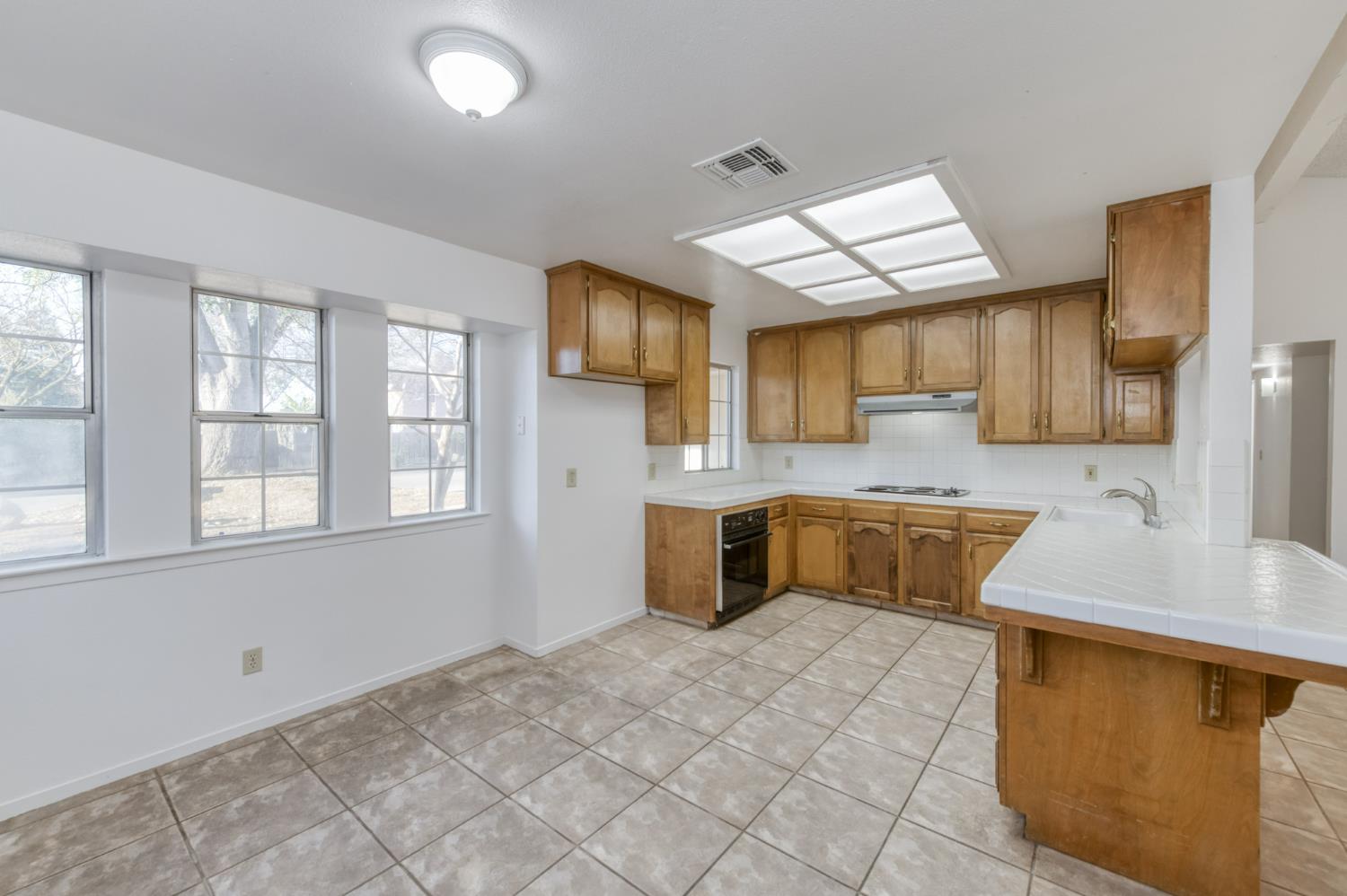 6312 N Delbert Ave, Fresno, CA 93722