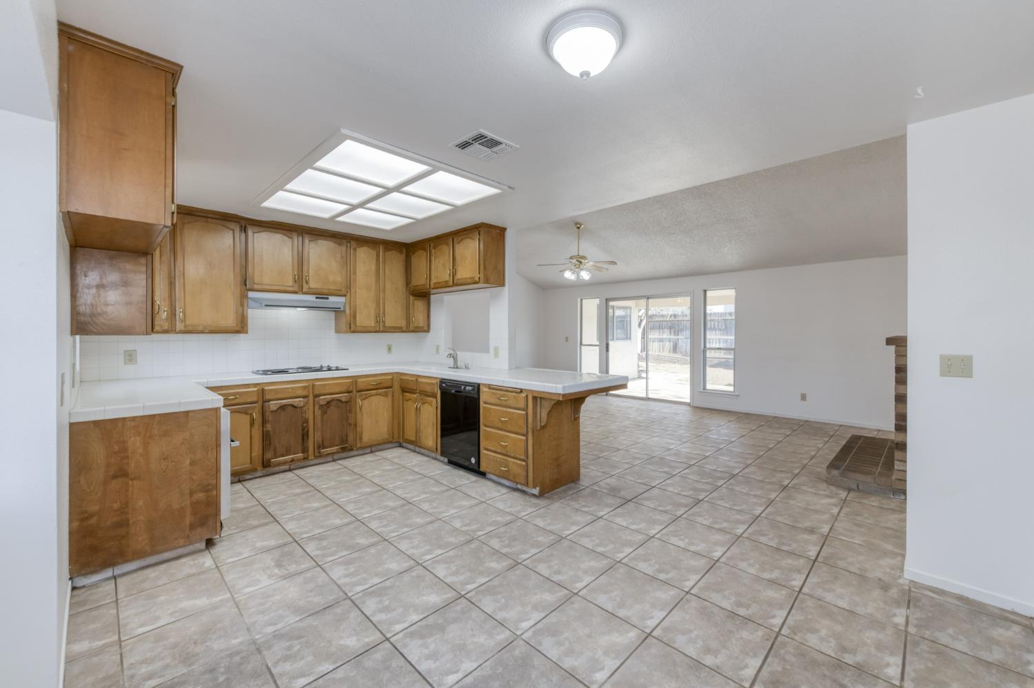 6312 N Delbert Ave, Fresno, CA 93722