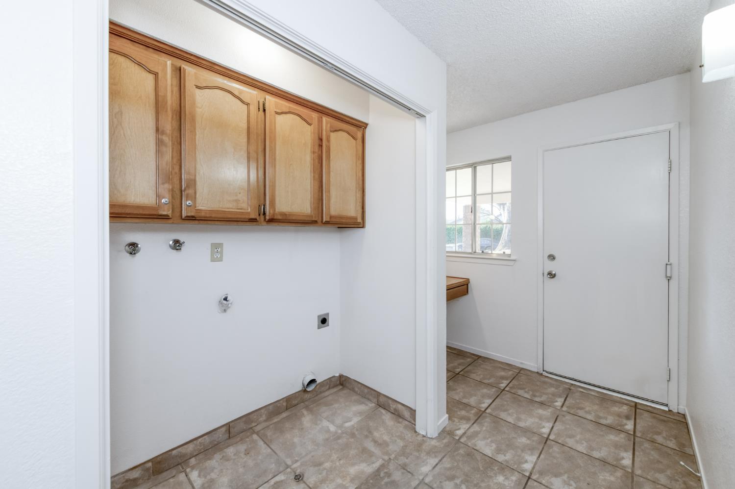 6312 N Delbert Ave, Fresno, CA 93722