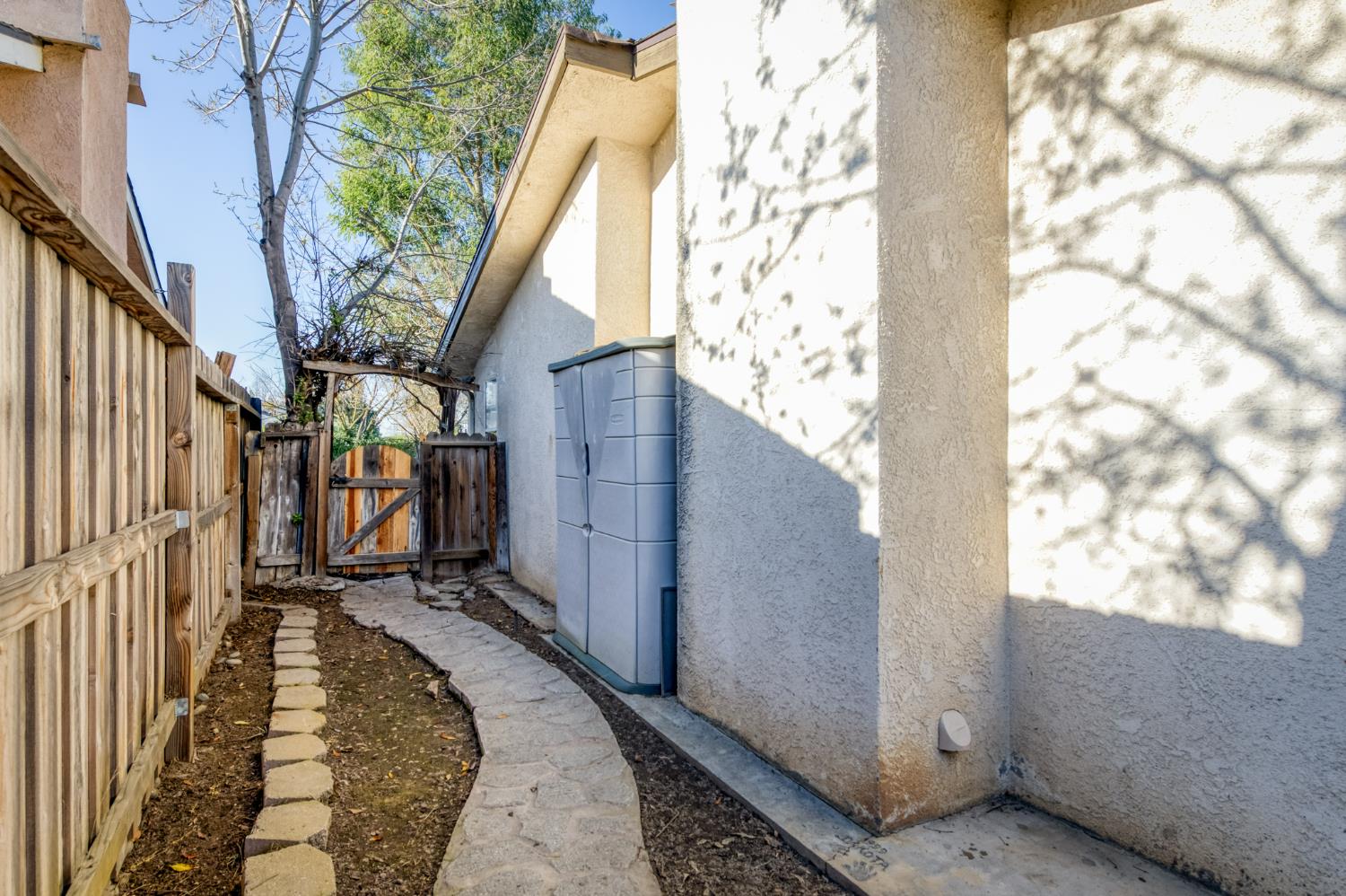 6312 N Delbert Ave, Fresno, CA 93722