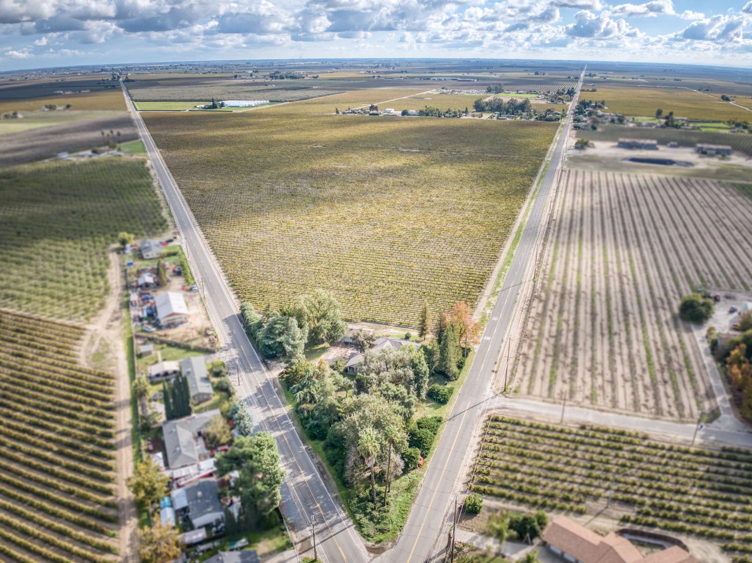 10477 S Henderson Rd, Fresno, CA 93706