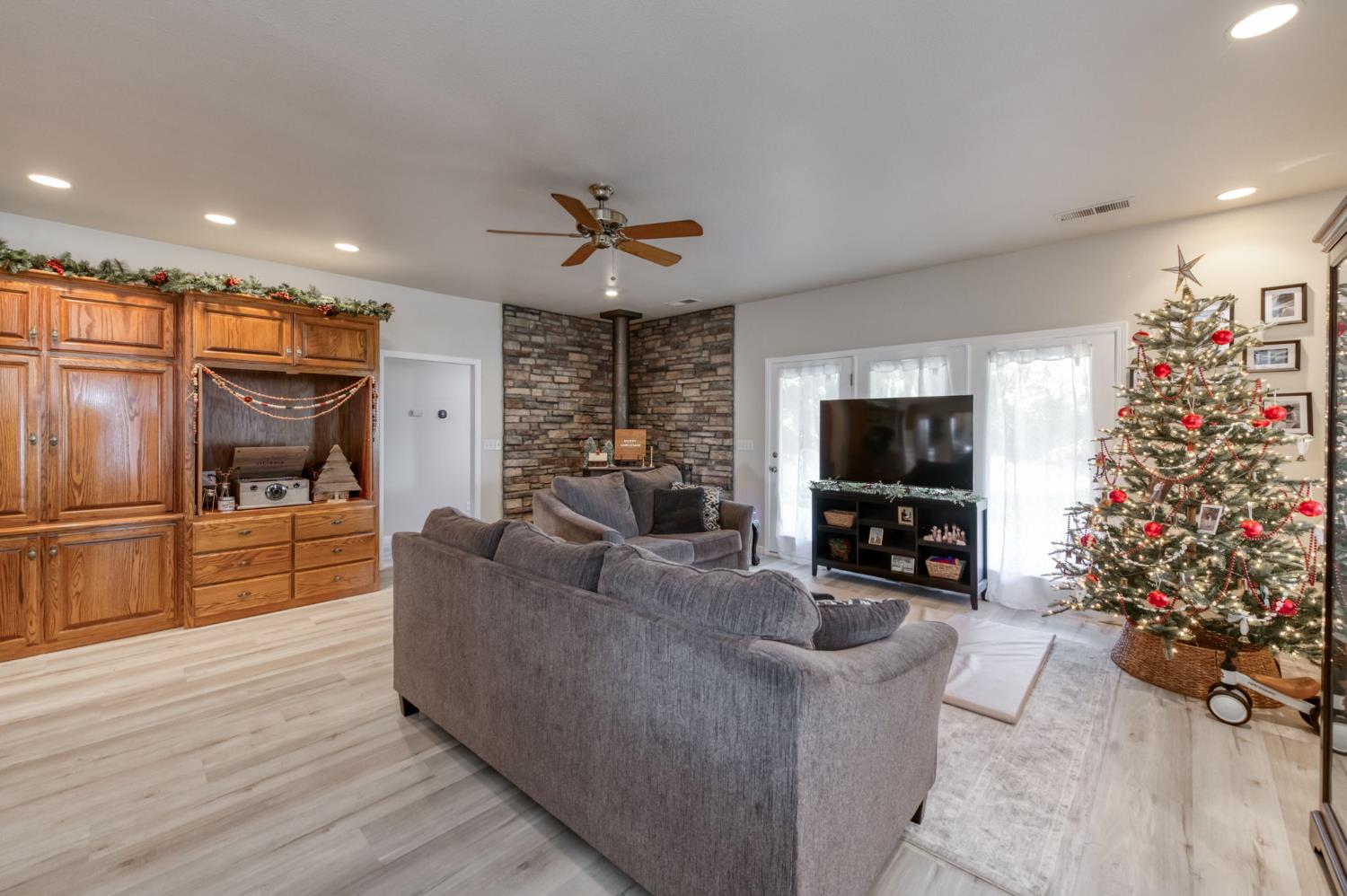 10477 S Henderson Rd, Fresno, CA 93706