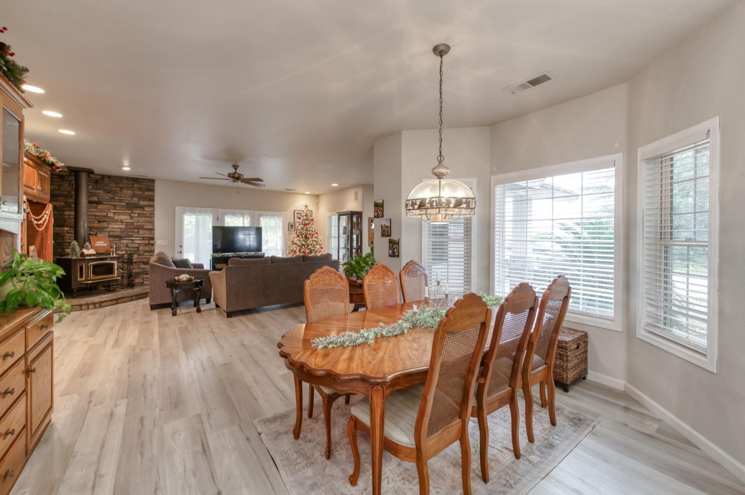 10477 S Henderson Rd, Fresno, CA 93706