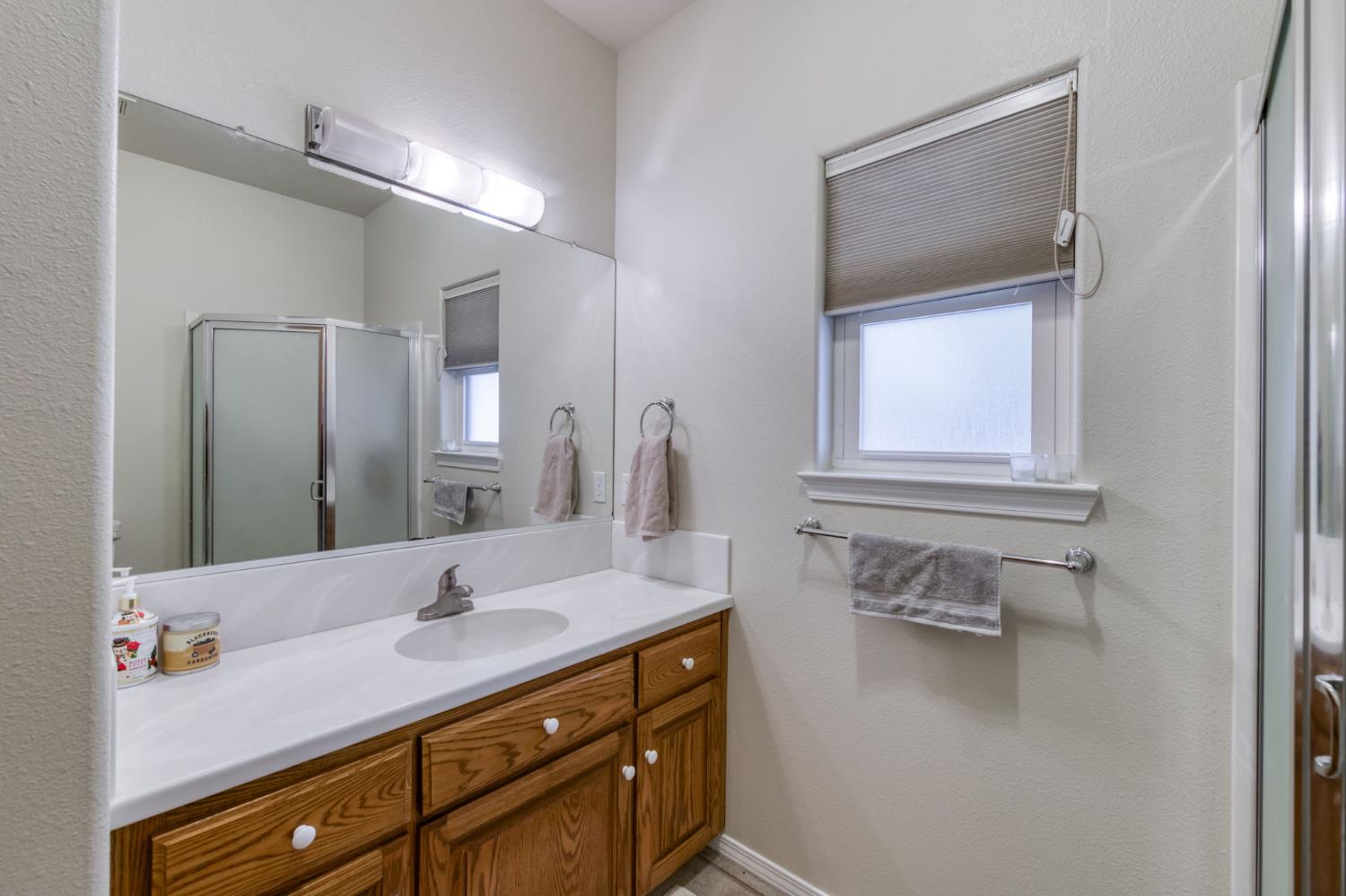 10477 S Henderson Rd, Fresno, CA 93706