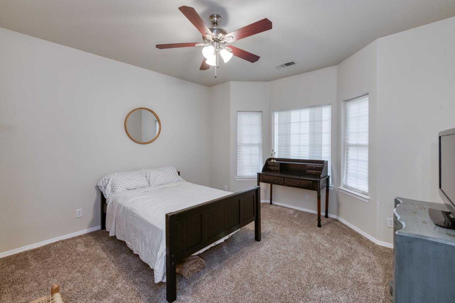 10477 S Henderson Rd, Fresno, CA 93706