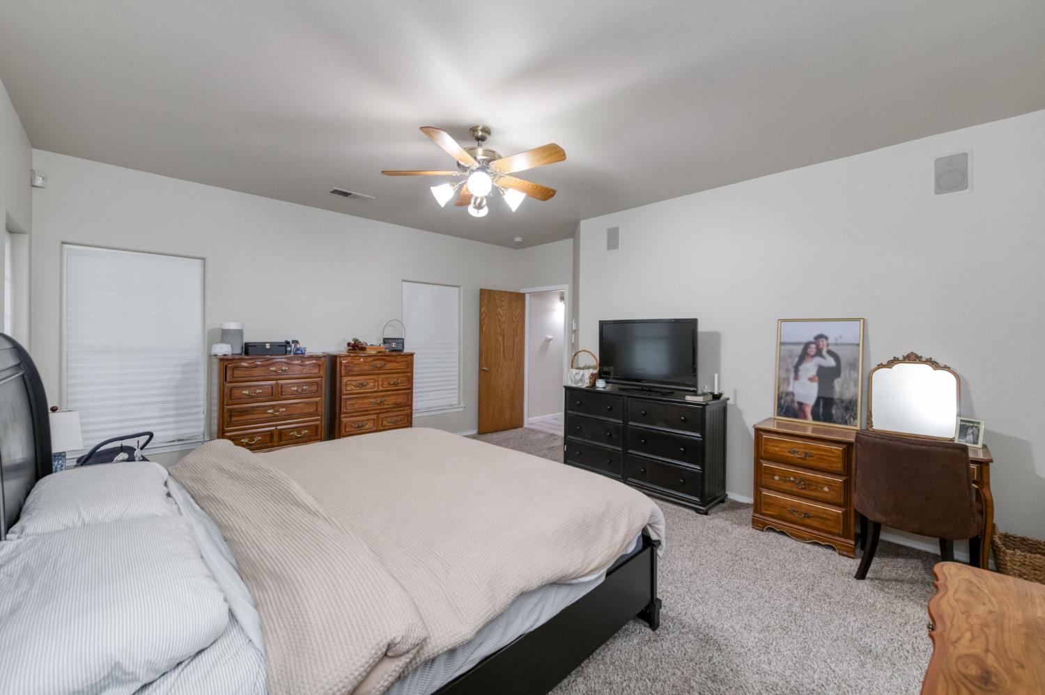 10477 S Henderson Rd, Fresno, CA 93706