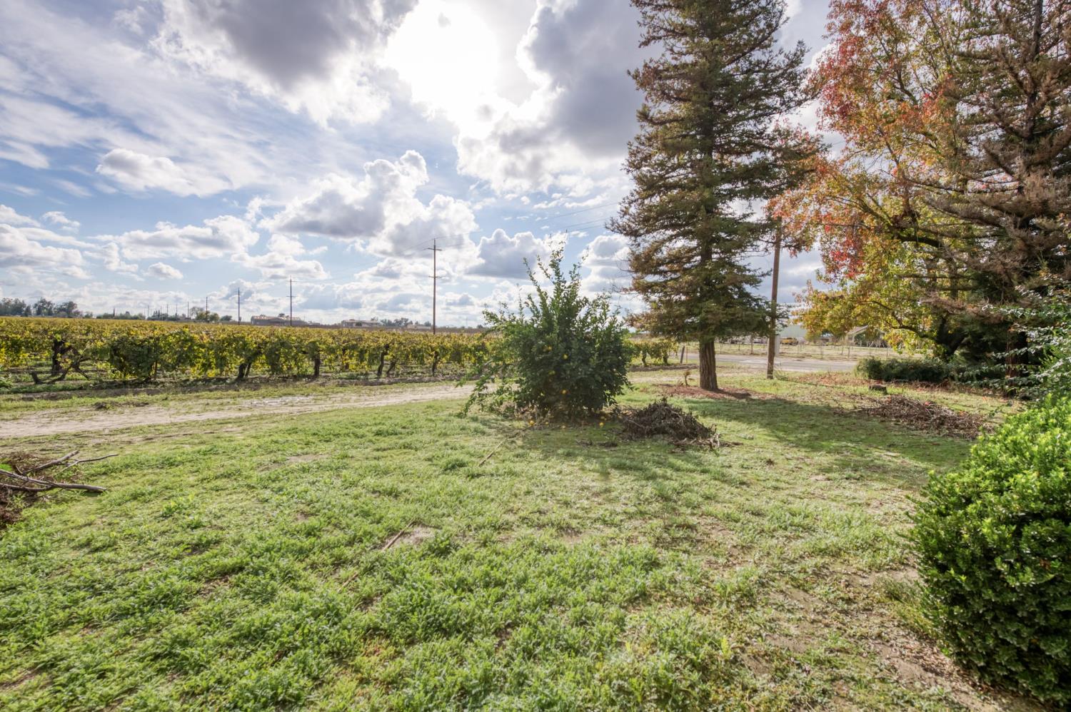 10477 S Henderson Rd, Fresno, CA 93706