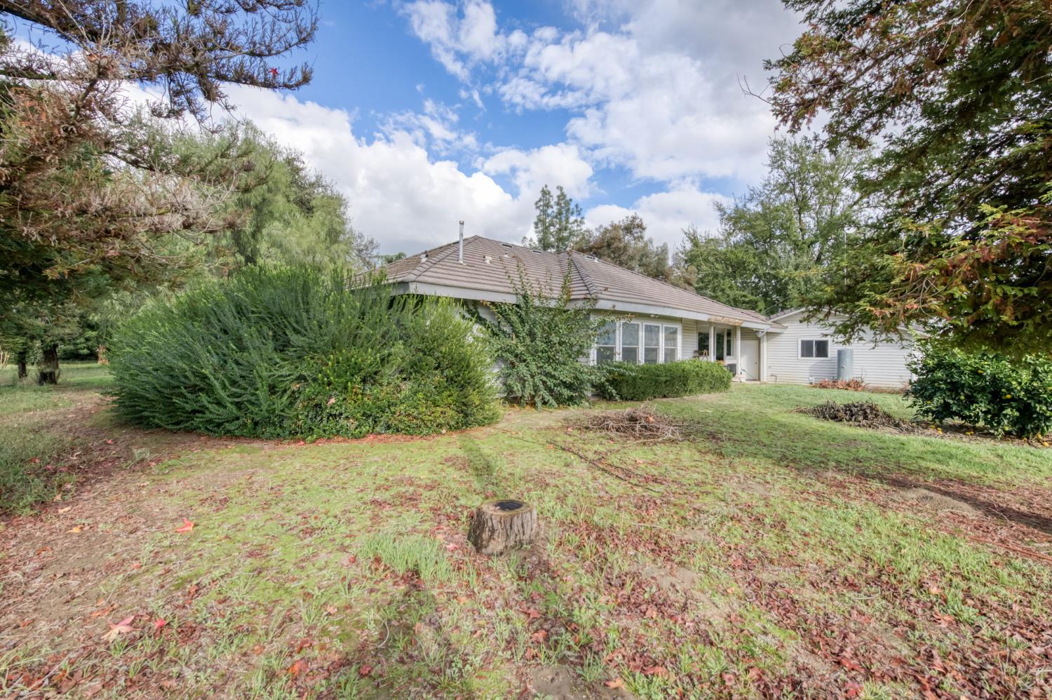 10477 S Henderson Rd, Fresno, CA 93706