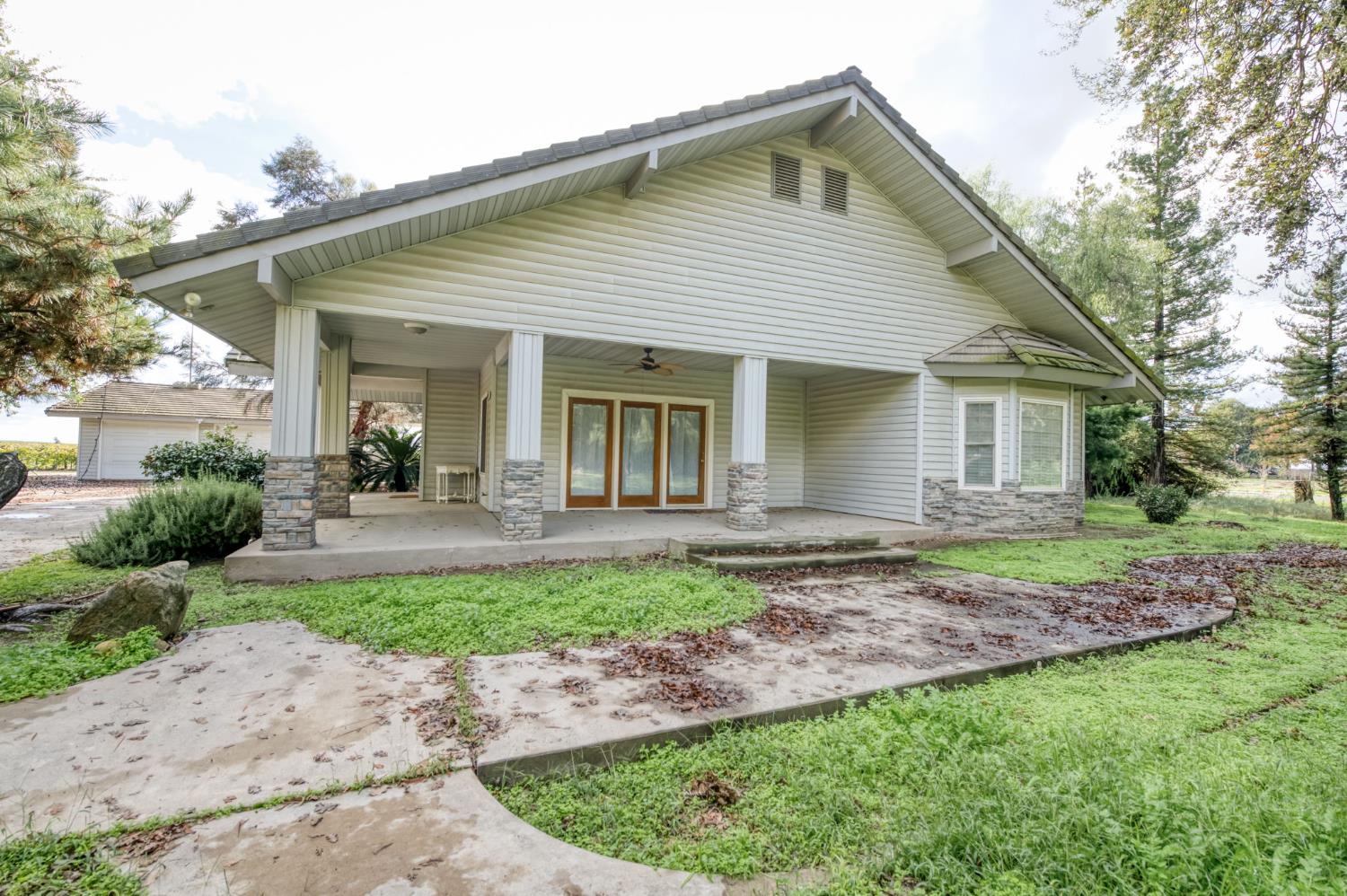 10477 S Henderson Rd, Fresno, CA 93706