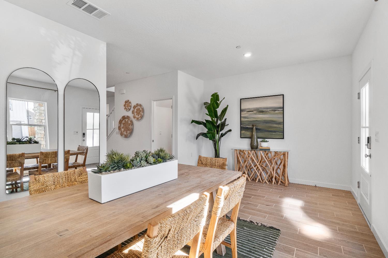 1053 Springtime Ave, Clovis, CA 93619