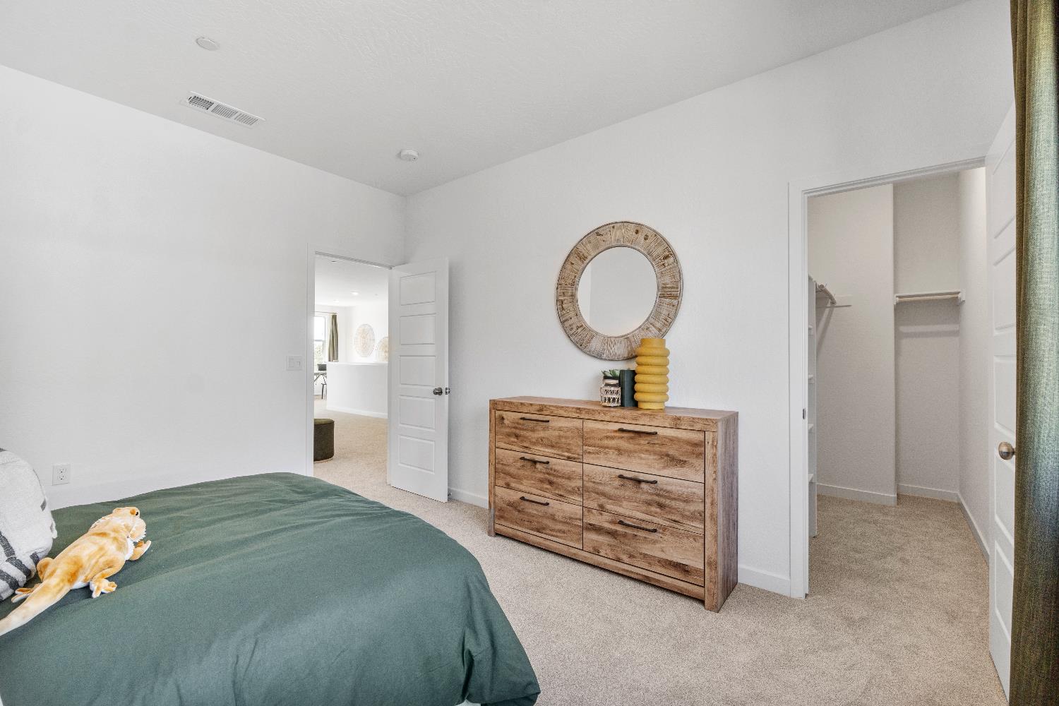 1053 Springtime Ave, Clovis, CA 93619