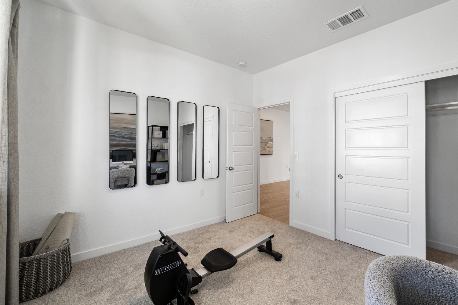 1046 Springtime Ave, Clovis, CA 93619