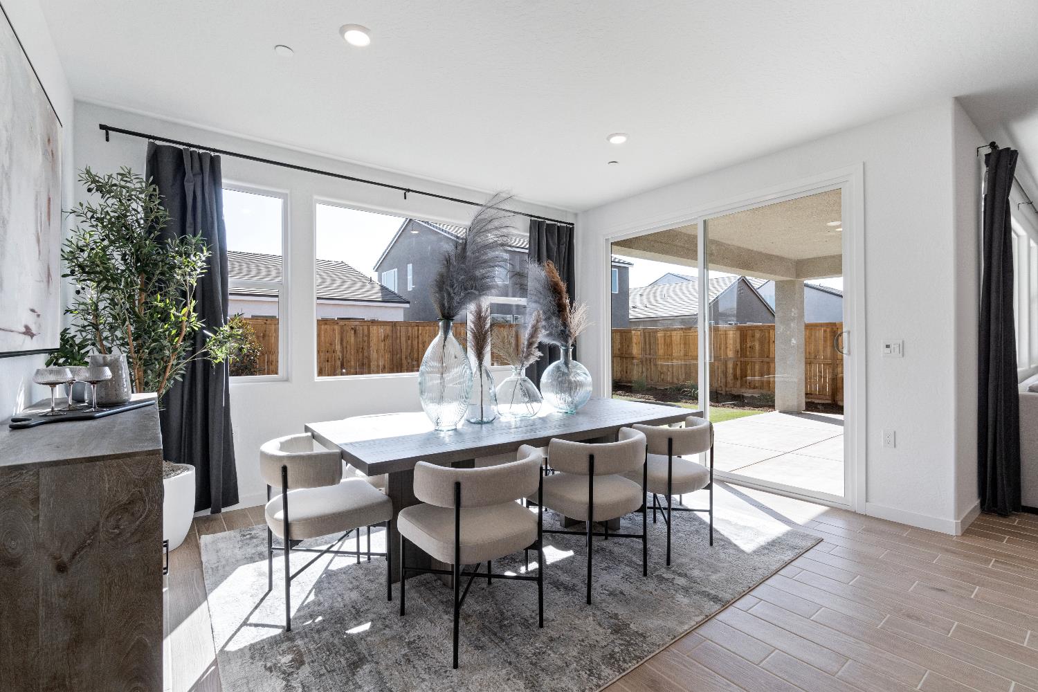 1046 Springtime Ave, Clovis, CA 93619