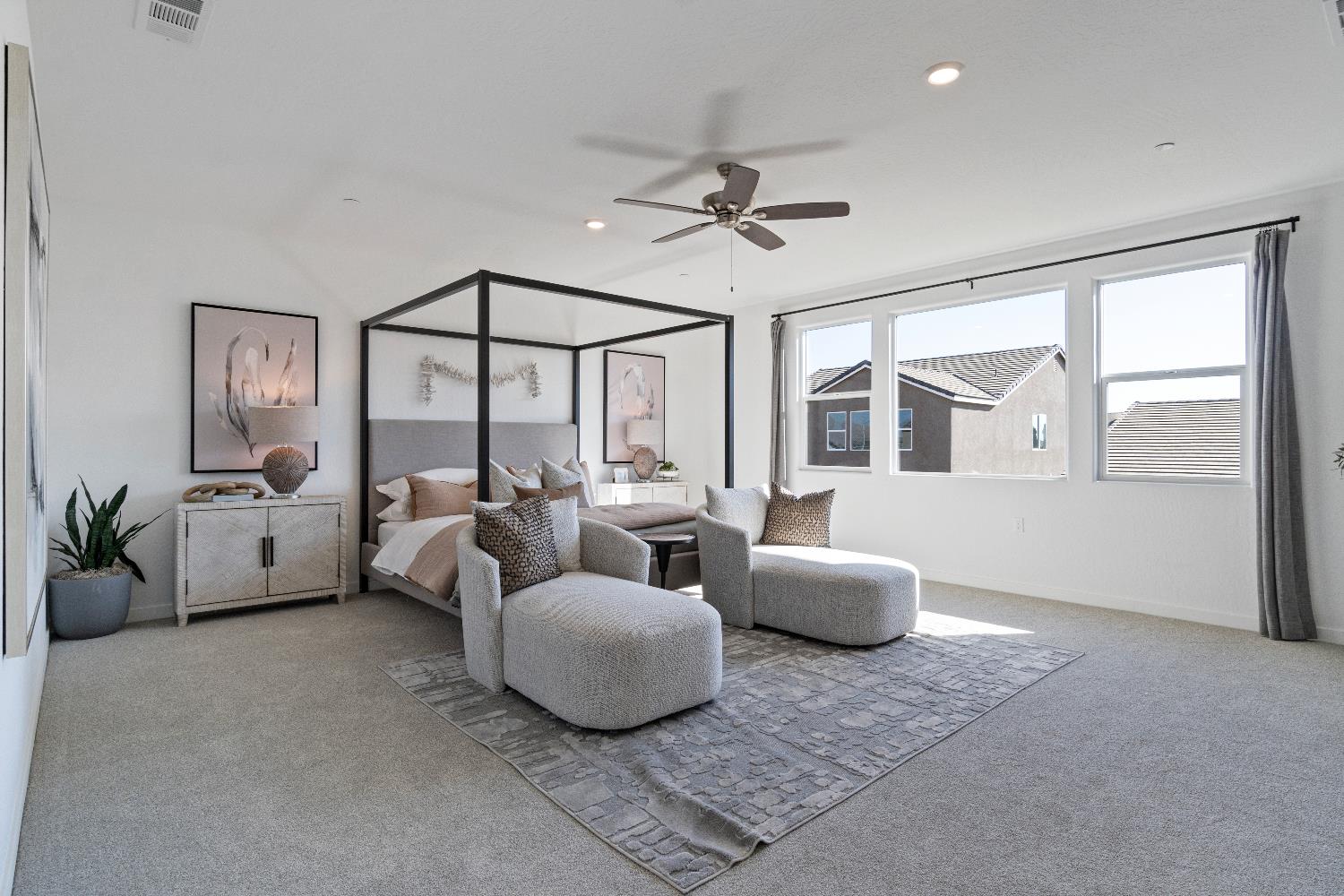 1046 Springtime Ave, Clovis, CA 93619