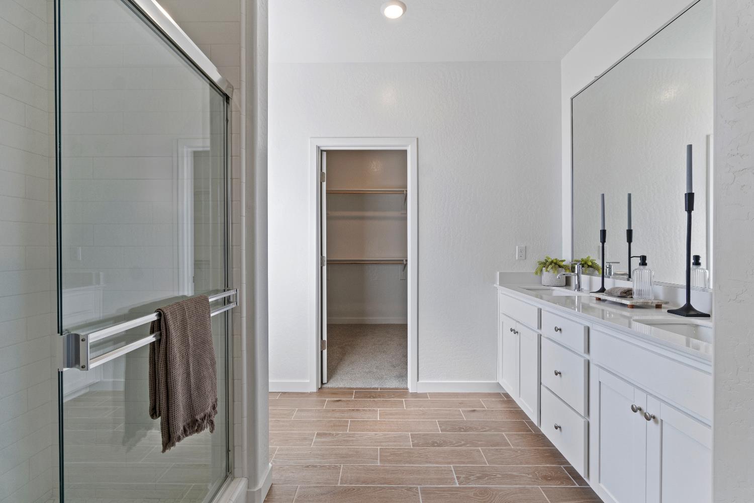 1046 Springtime Ave, Clovis, CA 93619