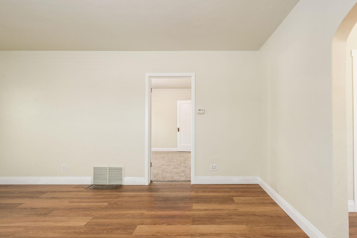 1816 N Vagedes Ave, Fresno, CA 93705