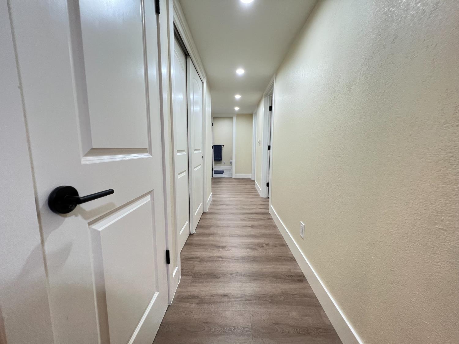 5686 N Briarwood Ave, Fresno, CA 93711