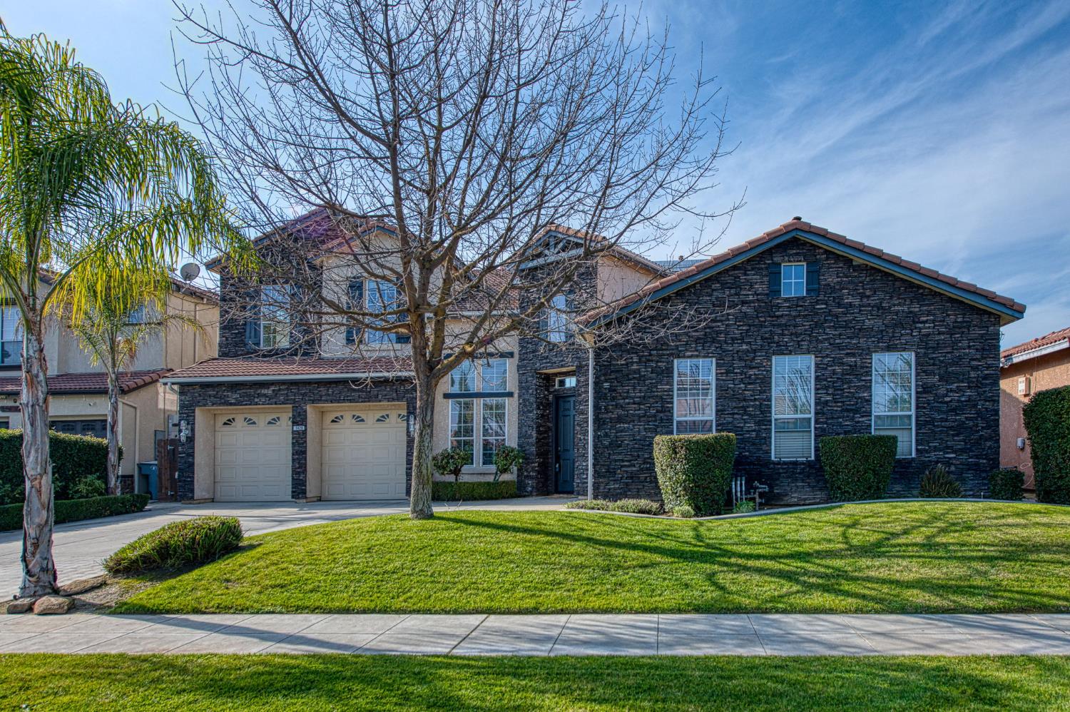 1420 N Dewitt Ave, Clovis, CA 93619