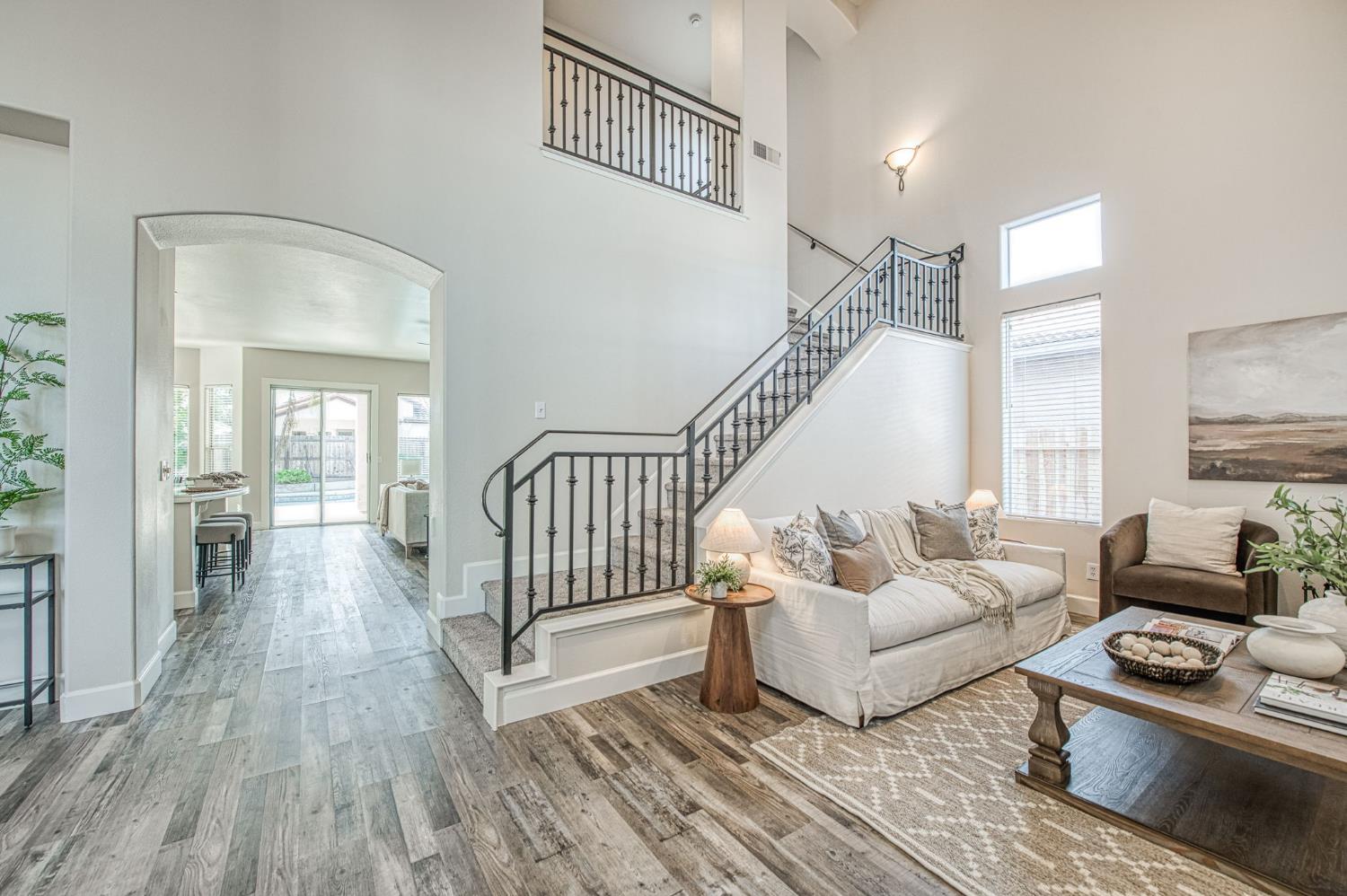 1420 N Dewitt Ave, Clovis, CA 93619