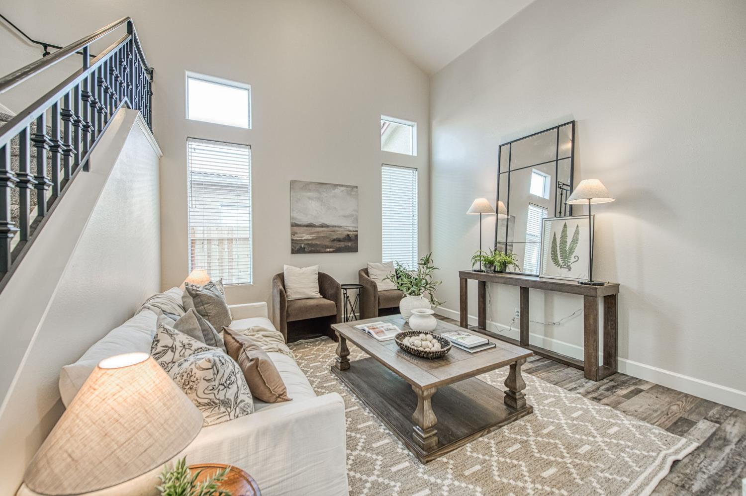 1420 N Dewitt Ave, Clovis, CA 93619