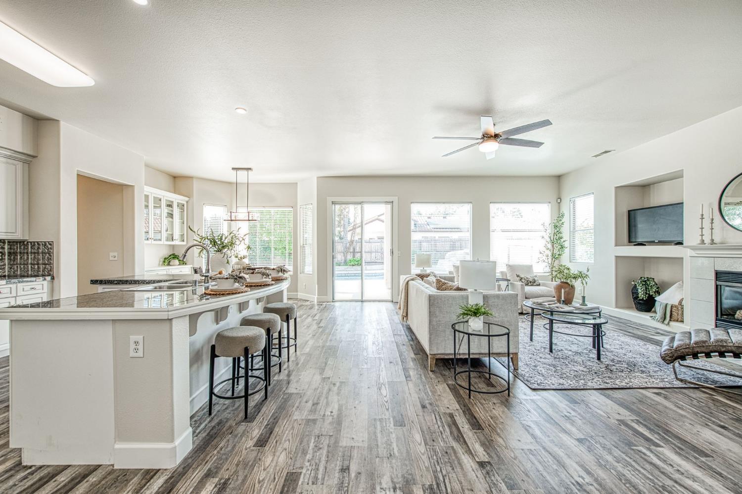 1420 N Dewitt Ave, Clovis, CA 93619