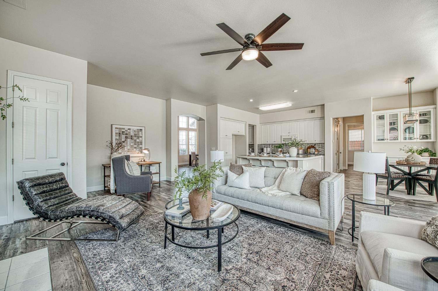 1420 N Dewitt Ave, Clovis, CA 93619