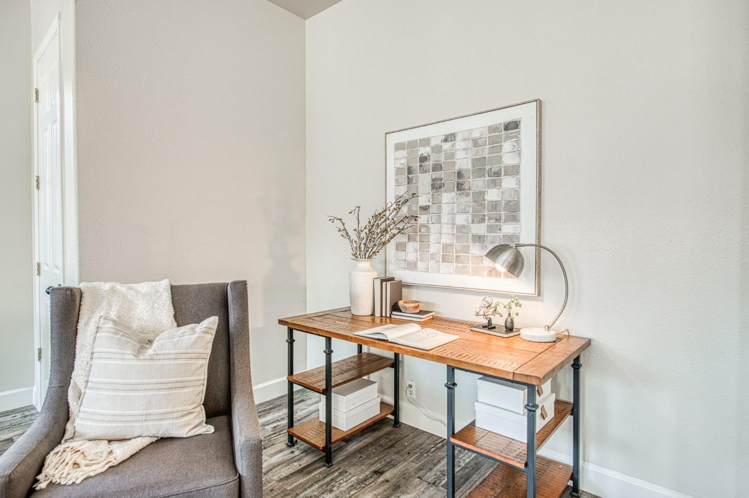 1420 N Dewitt Ave, Clovis, CA 93619