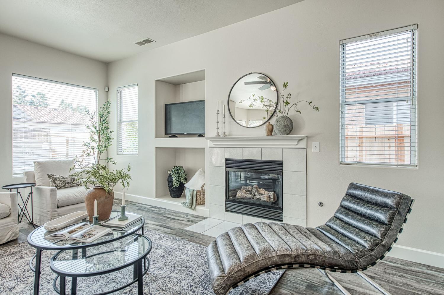 1420 N Dewitt Ave, Clovis, CA 93619