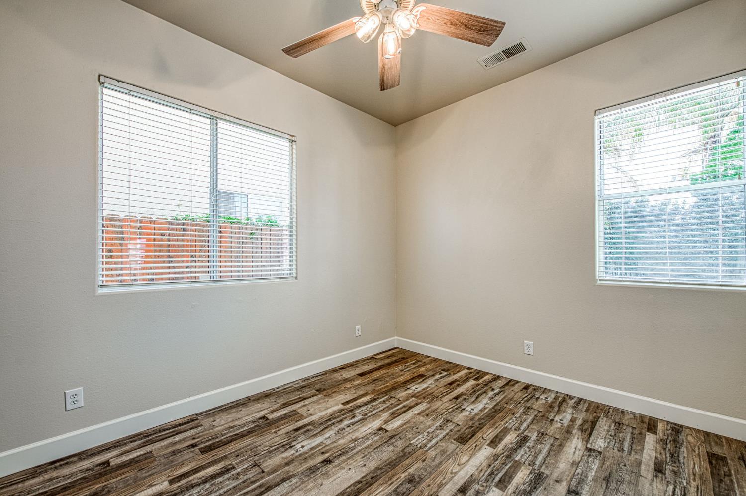 1420 N Dewitt Ave, Clovis, CA 93619