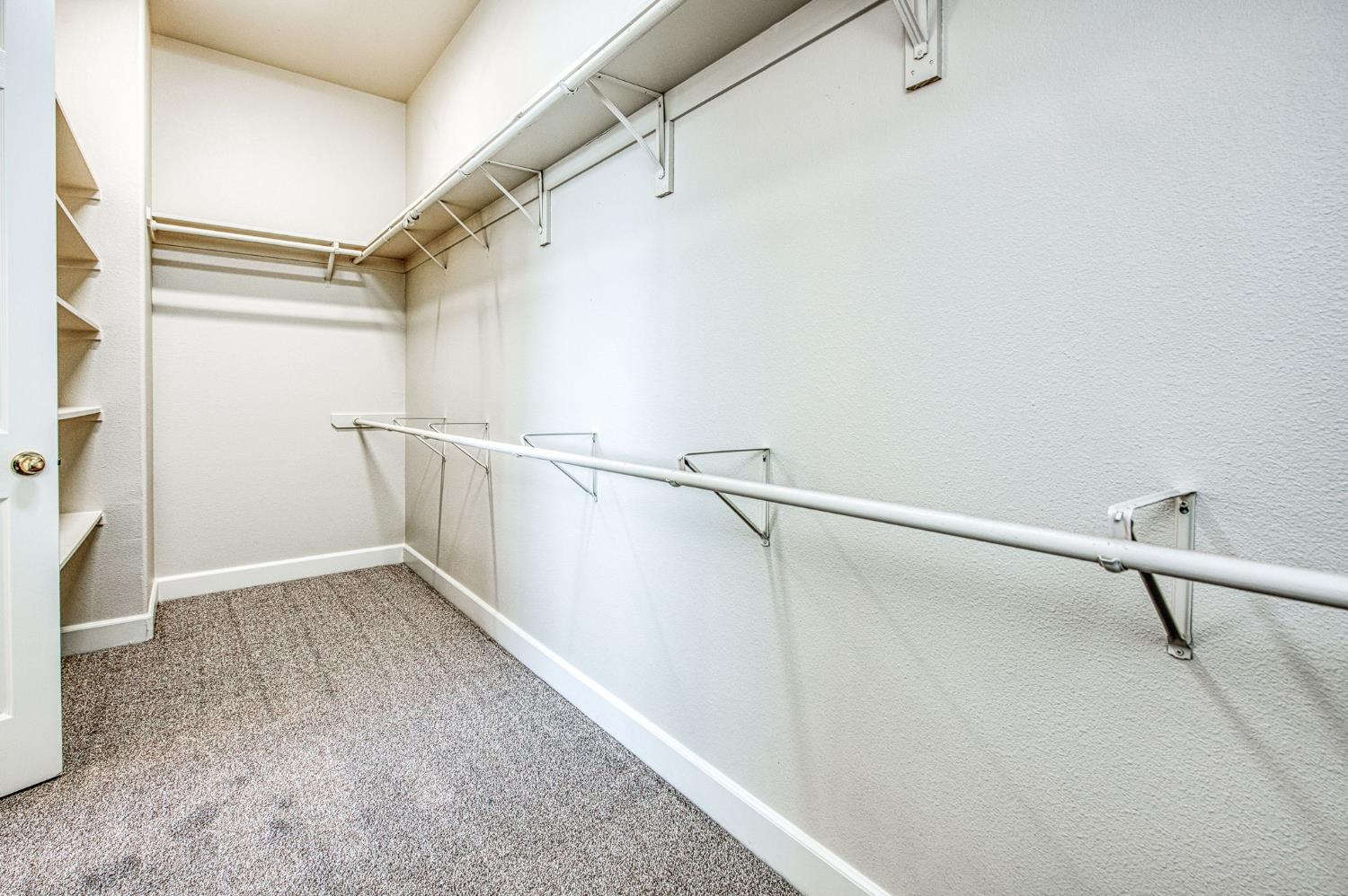 1420 N Dewitt Ave, Clovis, CA 93619