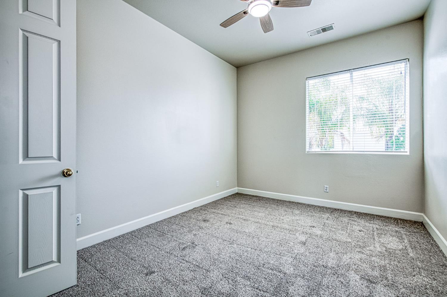 1420 N Dewitt Ave, Clovis, CA 93619