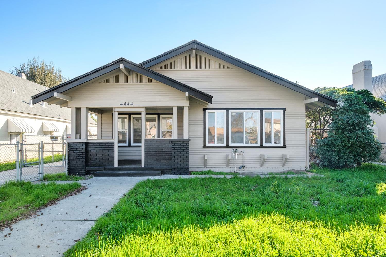 4444 E Iowa Ave, Fresno, CA 93702