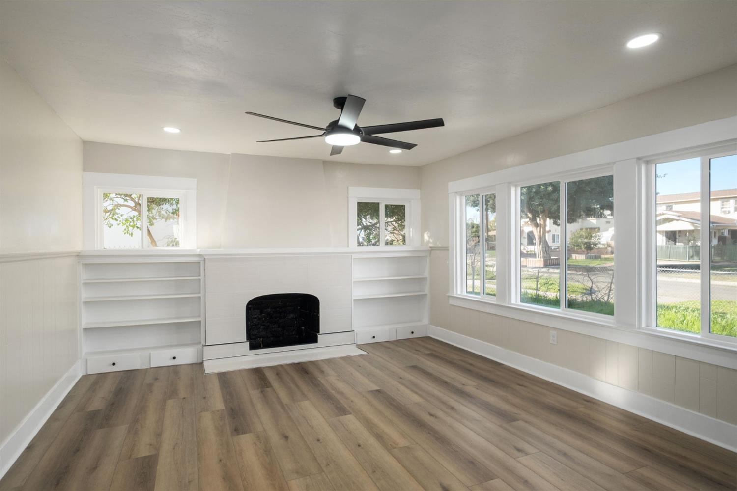 4444 E Iowa Ave, Fresno, CA 93702