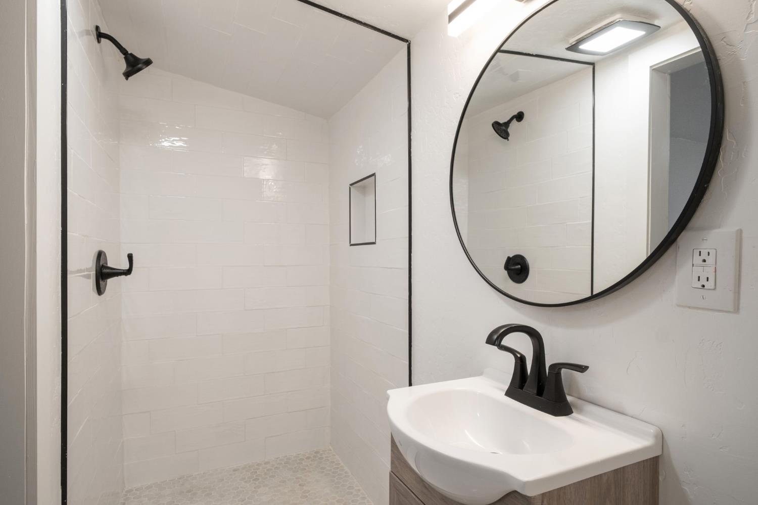 4444 E Iowa Ave, Fresno, CA 93702