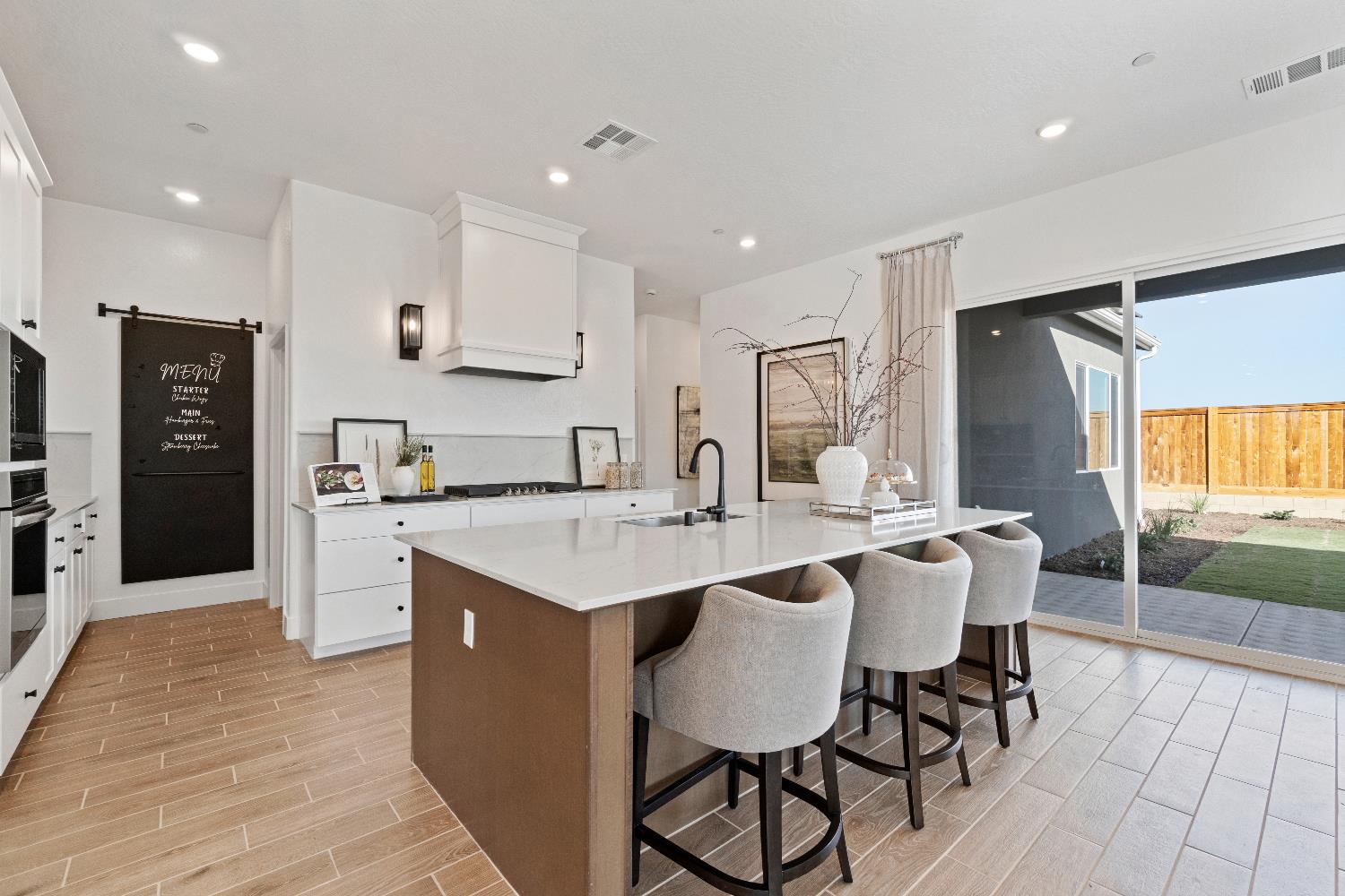 2283 N Argyle Ave, Clovis, CA 93619