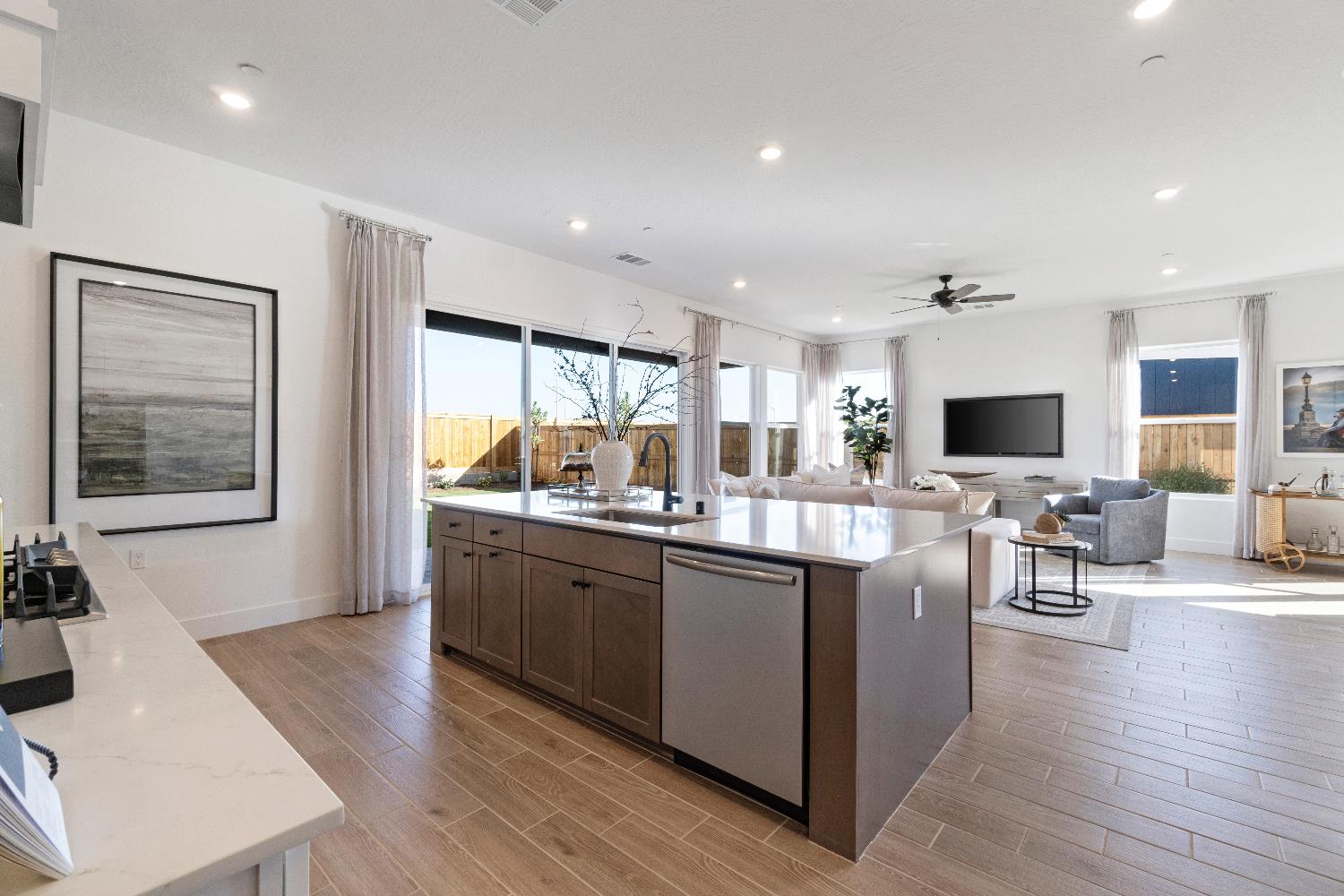 2283 N Argyle Ave, Clovis, CA 93619