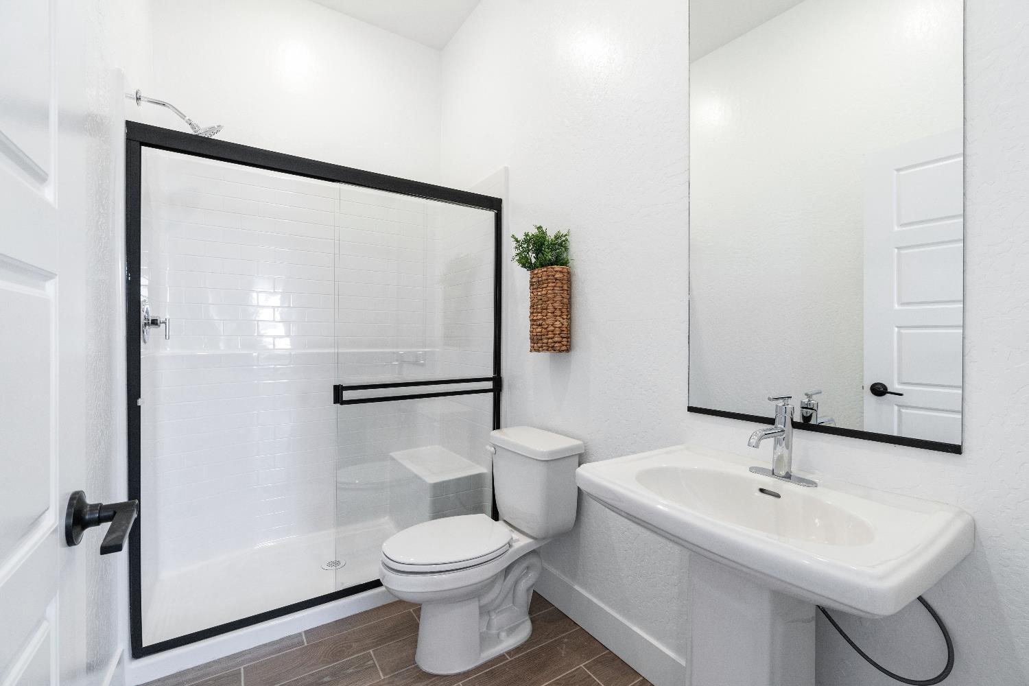 2283 N Argyle Ave, Clovis, CA 93619