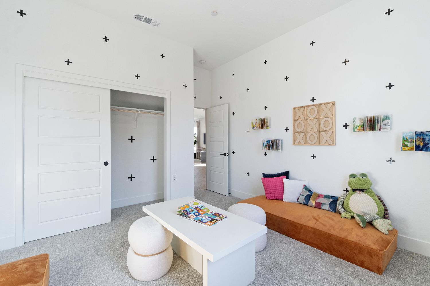 2283 N Argyle Ave, Clovis, CA 93619