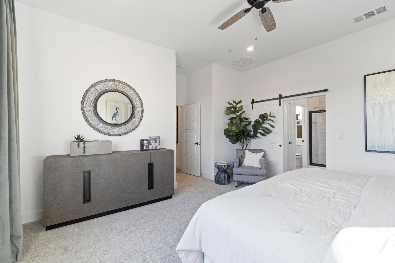 2283 N Argyle Ave, Clovis, CA 93619