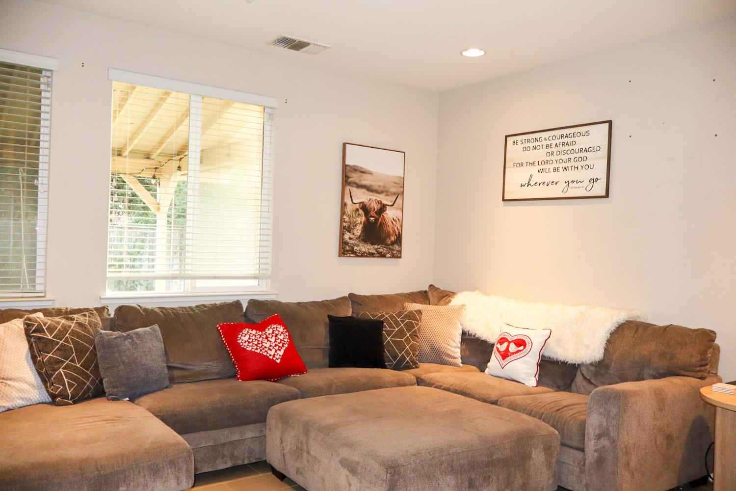 1348 Apple Ct, Madera, CA 93638