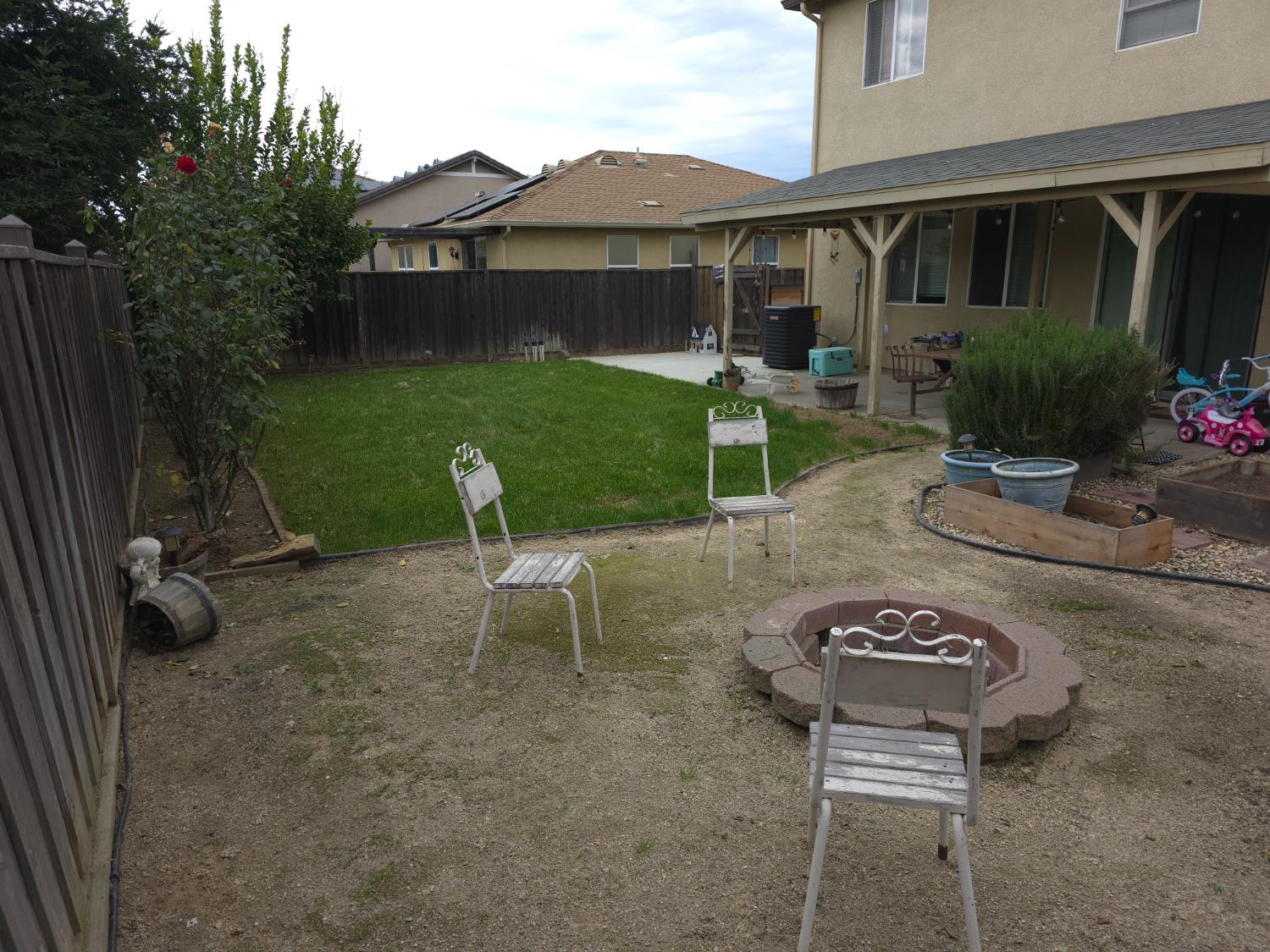 1348 Apple Ct, Madera, CA 93638