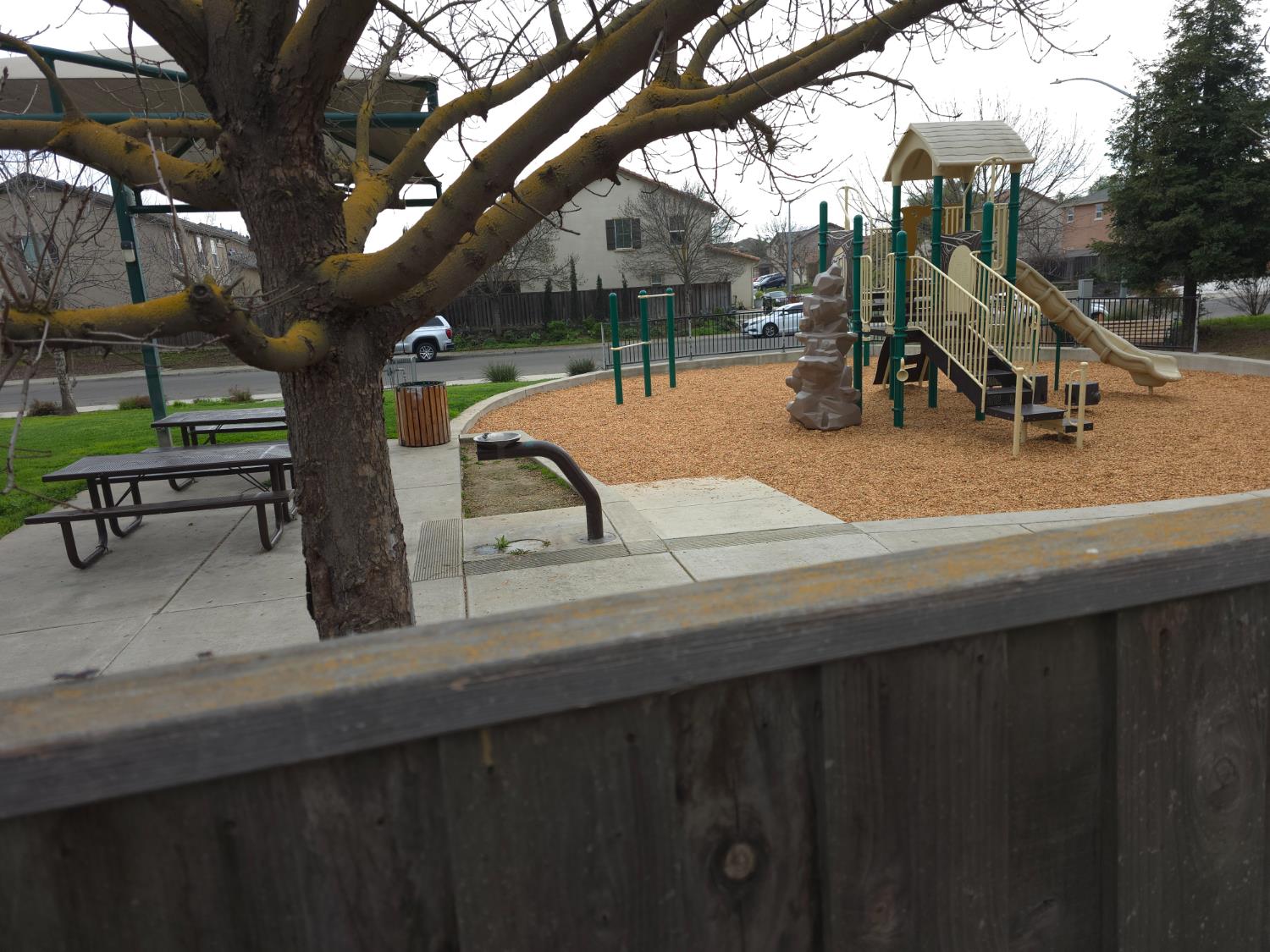 1348 Apple Ct, Madera, CA 93638