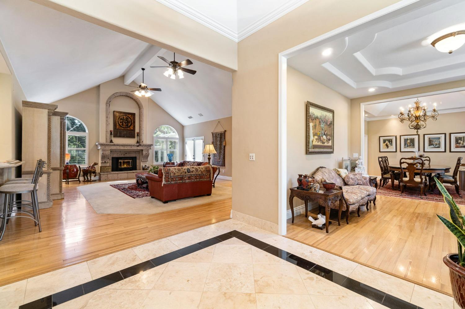 10595 E San Felipe Ave, Clovis, CA 93619