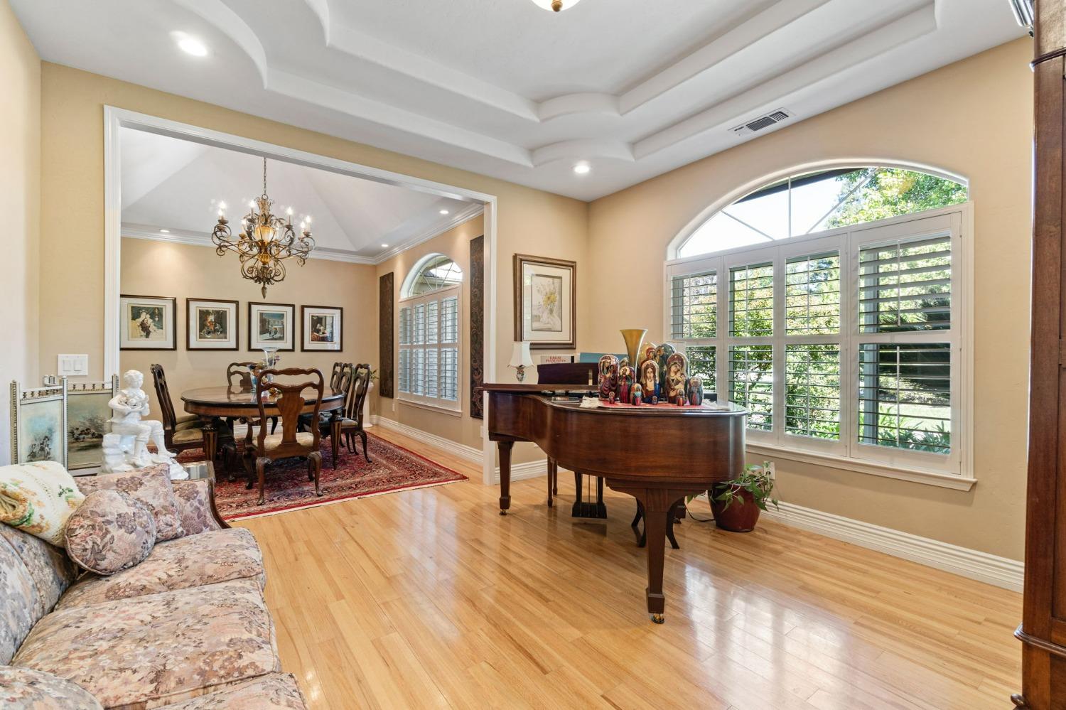 10595 E San Felipe Ave, Clovis, CA 93619