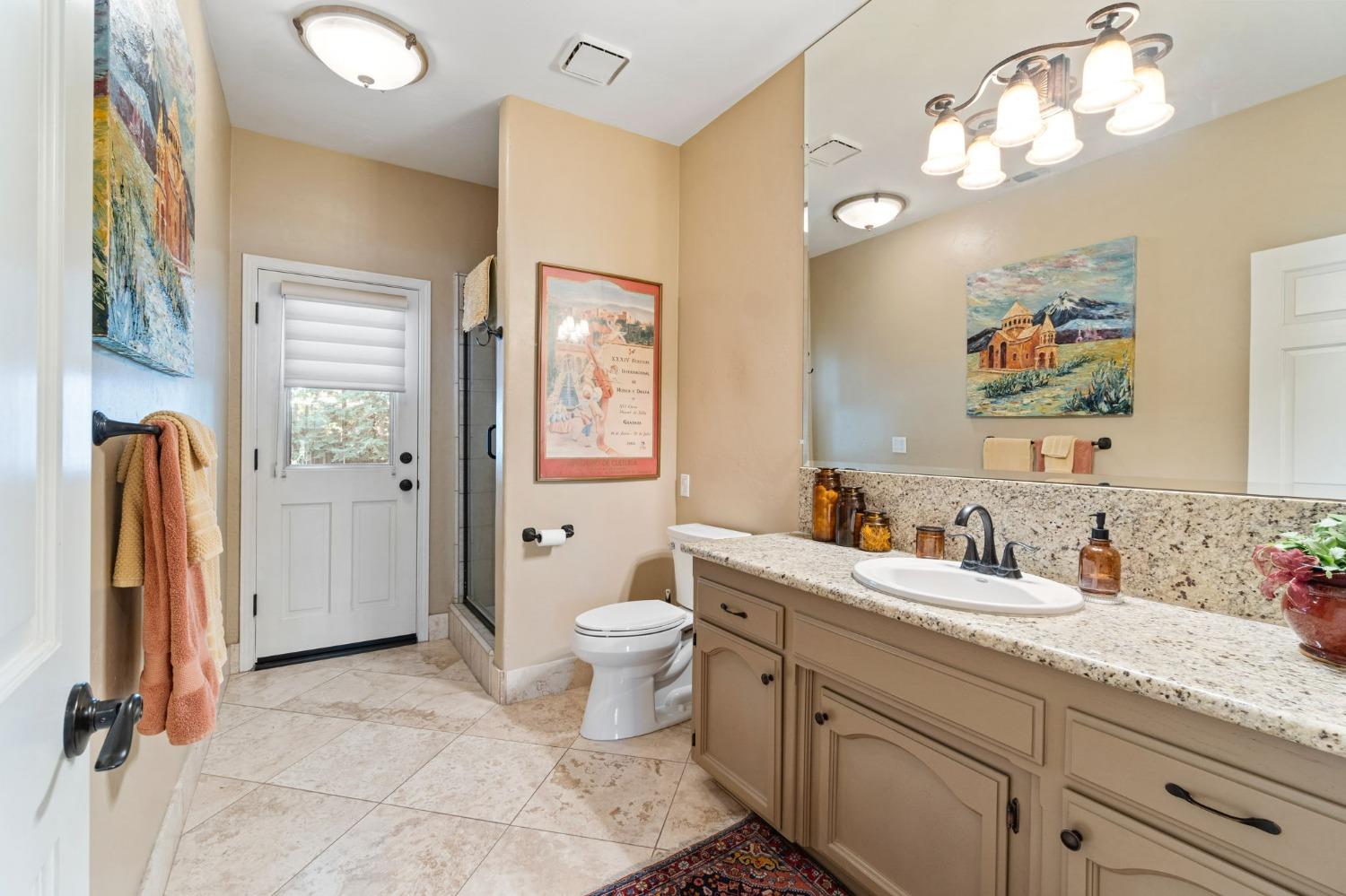 10595 E San Felipe Ave, Clovis, CA 93619